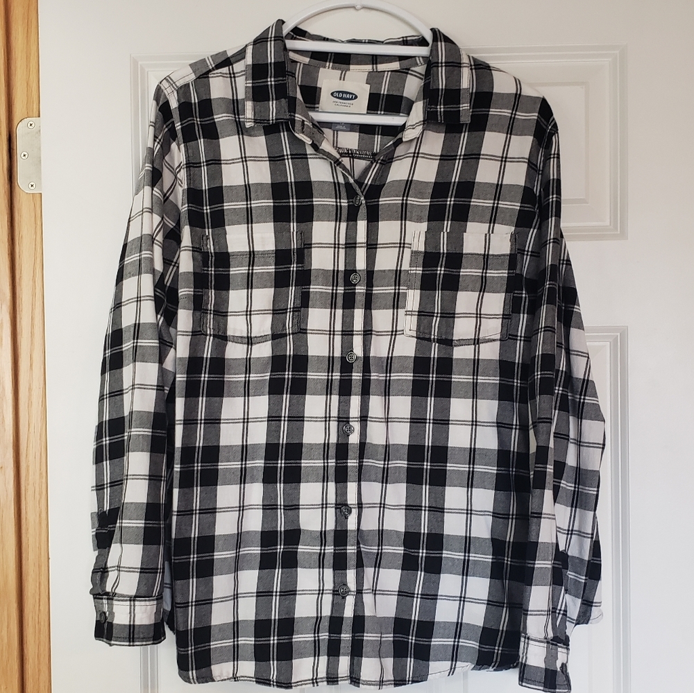 Old Navy Black and White Plaid